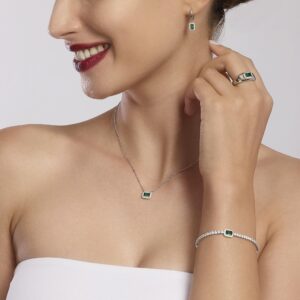 mabina-gioielli-collana-con-smeraldo-sintetico-cool-or-retro-3-goldenblugioielli-giarre